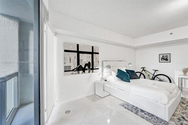 Foto del edificio - 475 Brickell Ave