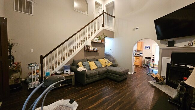 Building Photo - 265 Darenia Ln