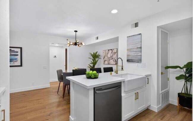 Foto del edificio - APARTMENT