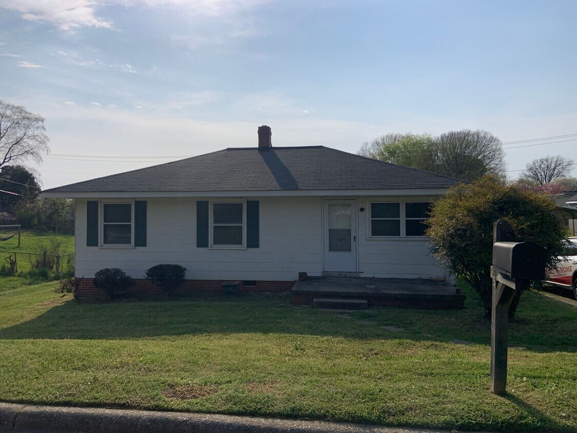 1415 Fairview St, Greensboro, NC 27405 House Rental in Greensboro, NC