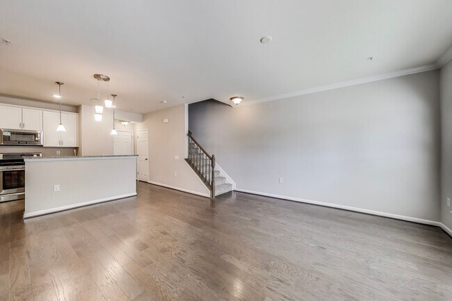 Foto del edificio - Elegant 3 bedroom, 2.5 bath townhome in Crown Farm