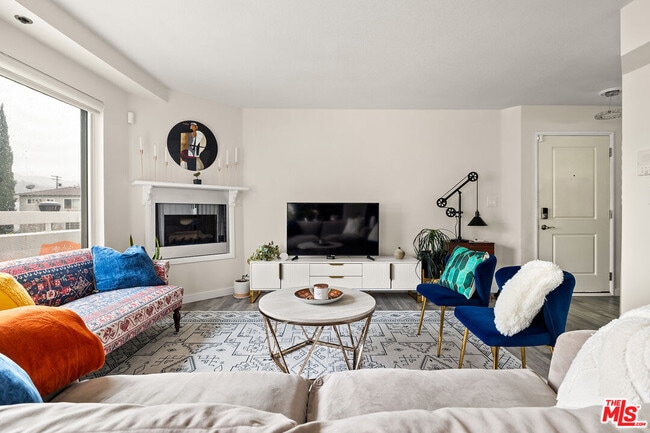 Building Photo - 252 W Spazier Ave