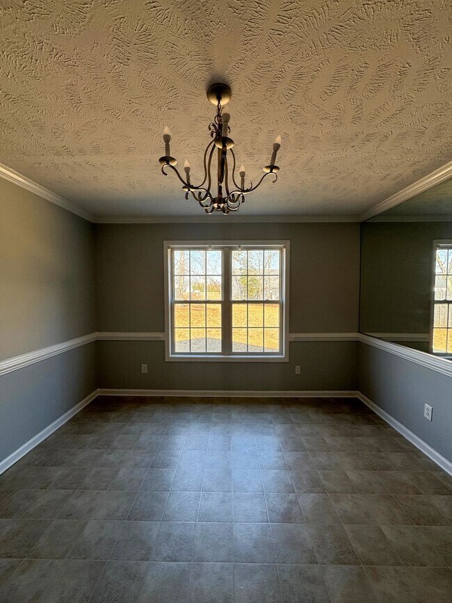 Foto del edificio - Charming 4 Bed 2 Bath Raeford Home