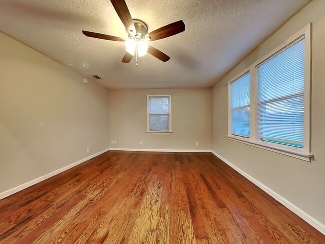 Building Photo - 2896 Capper Rd