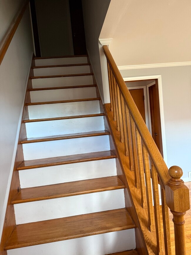 stairway - 304 Brookside Dr