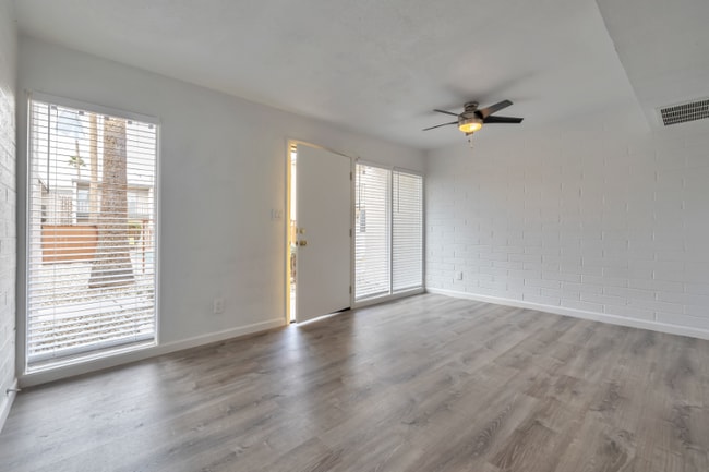 Photo - 1815 W Tuckey Ln Apartment