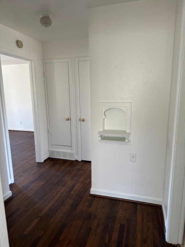 Foto del edificio - 6739 Ascot Ln