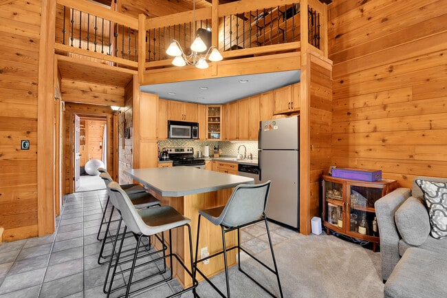 Building Photo - 30666 Sun Creek Dr