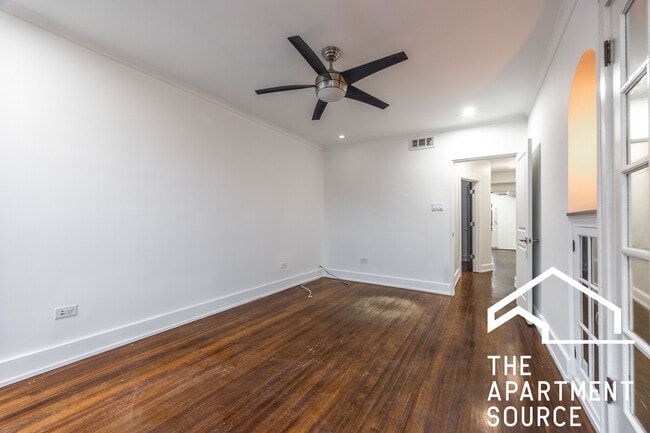 Foto del edificio - 3716 W Belmont Ave