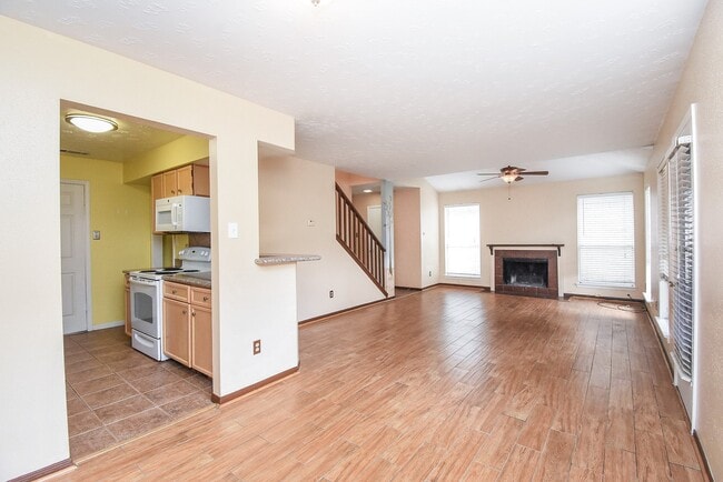 Foto del edificio - 7822 Greenedge Dr