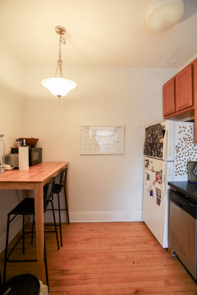 Foto del edificio - 3442 N Elaine Pl