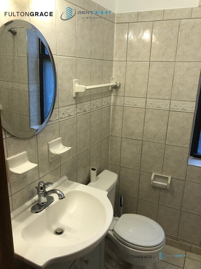 Foto del edificio - 1357 N Ashland Ave