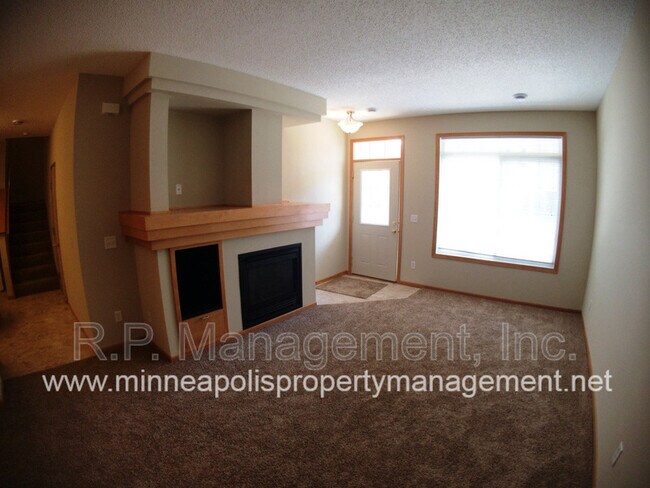 Foto del edificio - 10800 Hawthorn Trail