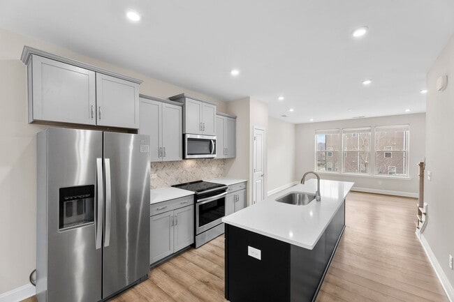 Building Photo - 210 Judson Ave