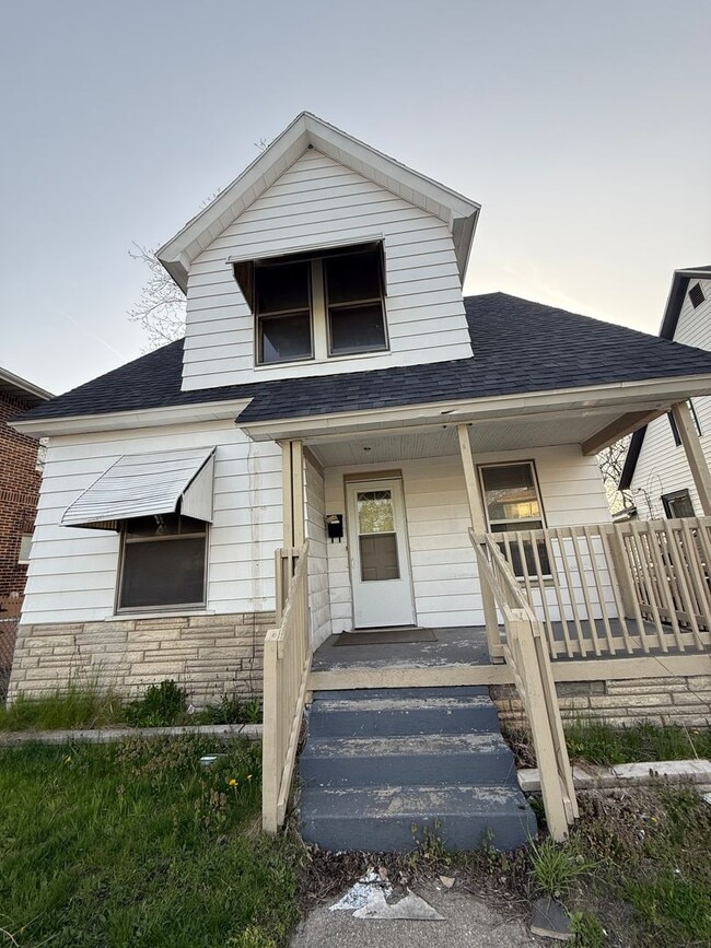 Building Photo - 129 N Olive St