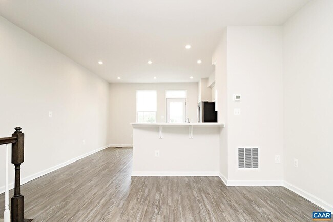 Foto del edificio - 2083 Elm Tree Ct
