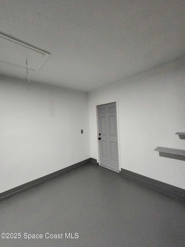 Foto del edificio - 650 Koutnik Rd SE