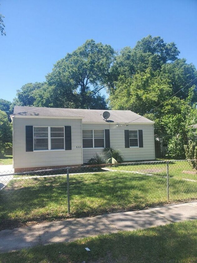 Primary Photo - Renovated 3/1 in Lake Forest! VOUCHERS ACC...