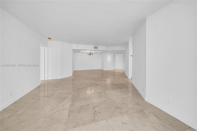 Foto del edificio - 3600 Mystic Pointe Dr