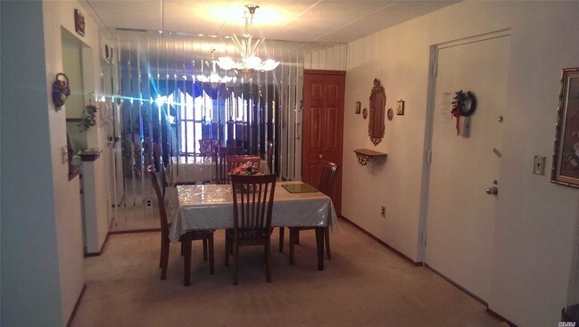 Foto del edificio - 61-12 69th St