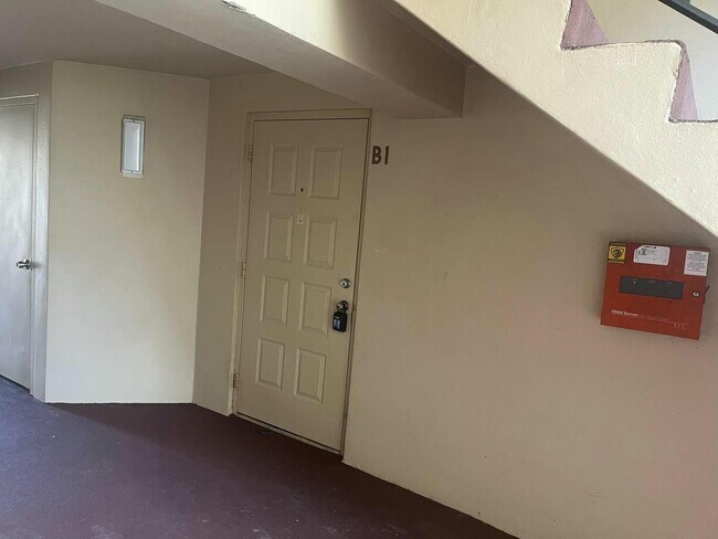 Building Photo - 209 Foxtail Dr
