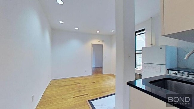 Building Photo - 2 bedroom in Manhattan NY 10003