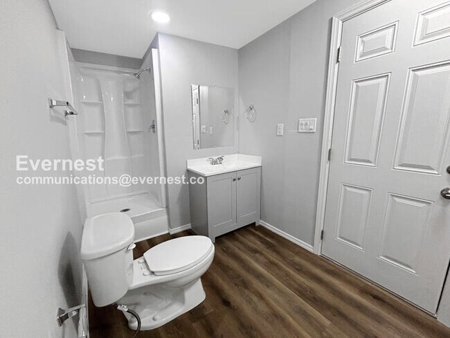 Building Photo - 3 Bed/2.5 Bath Home with Fenced Yard & Gar...