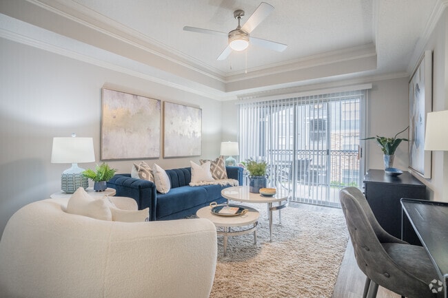 1BR, 1BA - 885SF - Living Room - Aster Buckhead