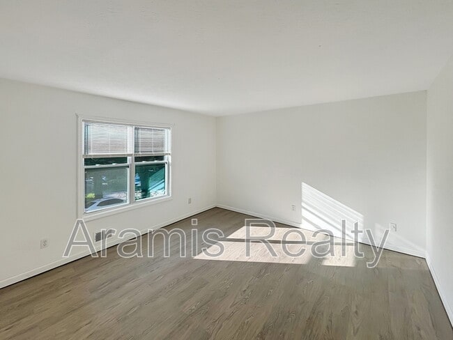 Building Photo - 3036 Destin Cir