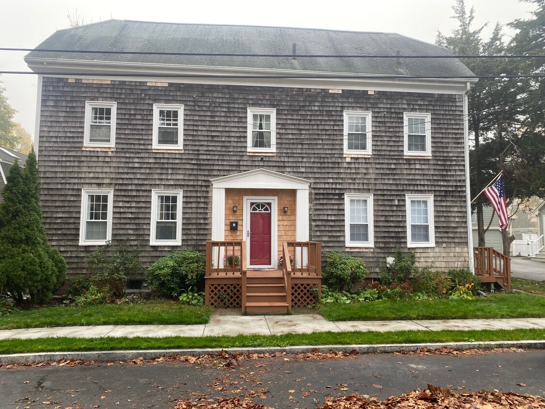 Front of home, front door - 18 Oak St