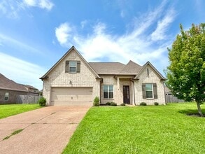 Building Photo - 60 Birkdale Dr