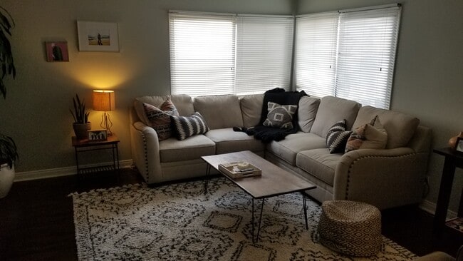 Building Photo - 541 Pine St