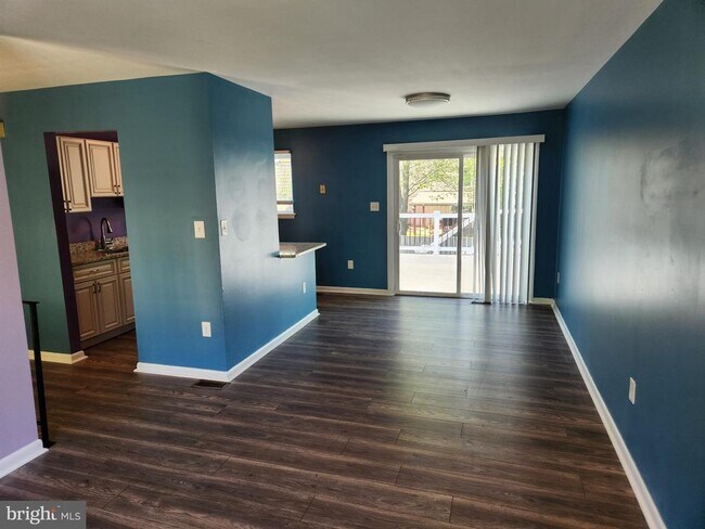 Foto del edificio - 14318 Lindendale Rd