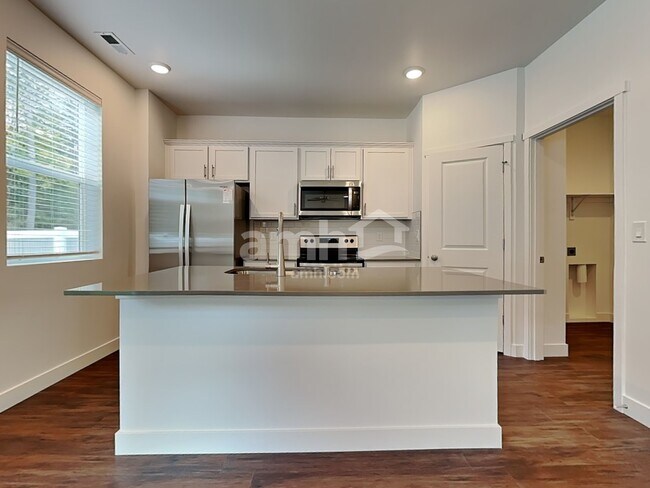 Foto del edificio - 7908 Selah St SW