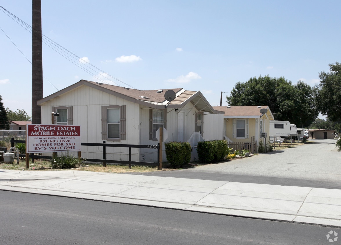 Stage Coach Mobile Estates Apartments in Jurupa Valley, CA