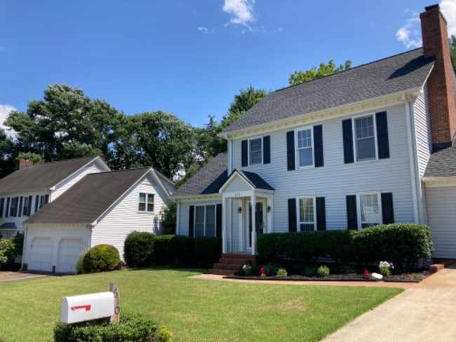 Photo - 610 Oak Pointe Ct House