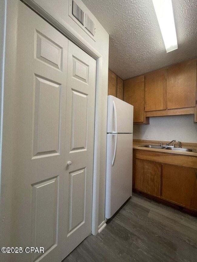 Building Photo - 7718 FL-22