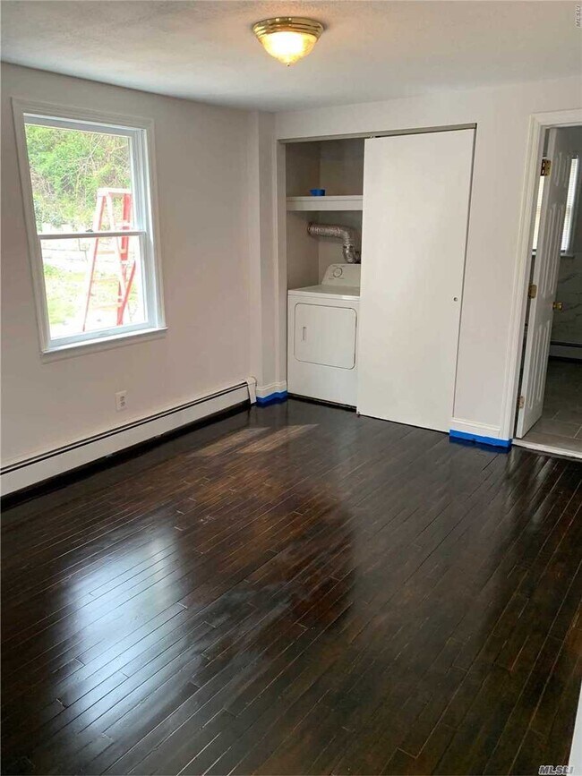 Building Photo - 207 Beach St