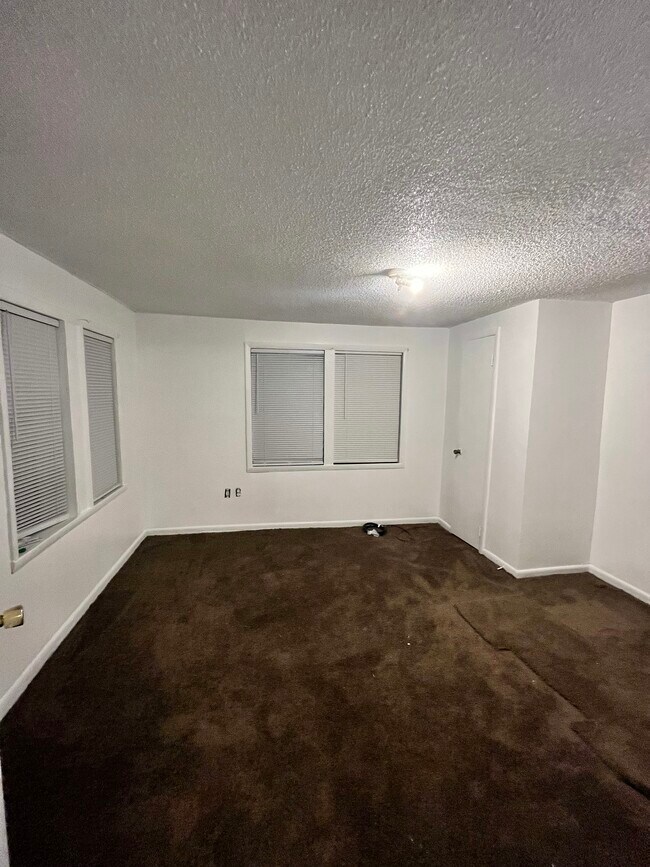 Dormitorio 1 - 1038 Springfield Ave