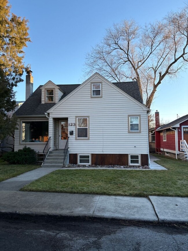 Building Photo - 123 Livingston St