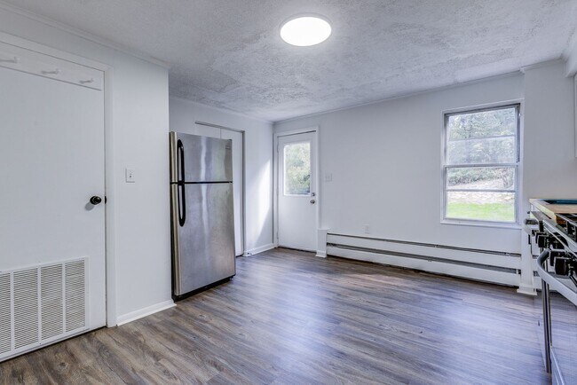 Building Photo - 2675 S 18th St