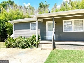 Building Photo - 86 Church St