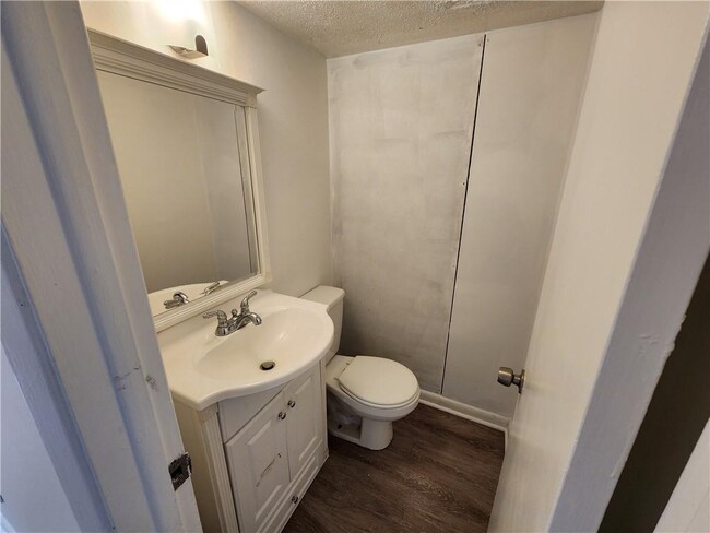 Building Photo - 120 Biscayne Dr NW