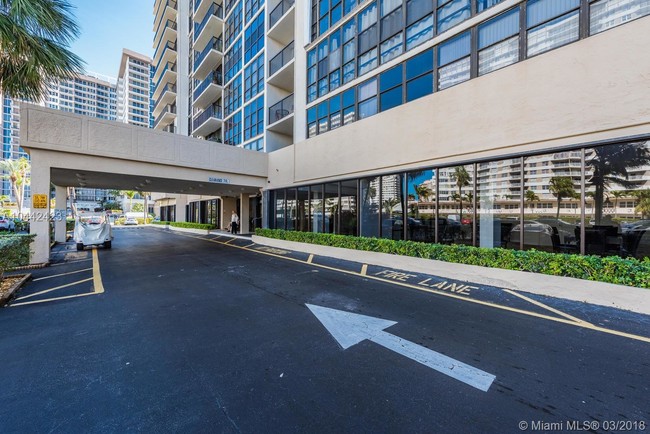 Foto del edificio - AVANT GRAND CONDO