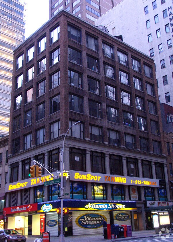 Building Photo - 143 E 57th St