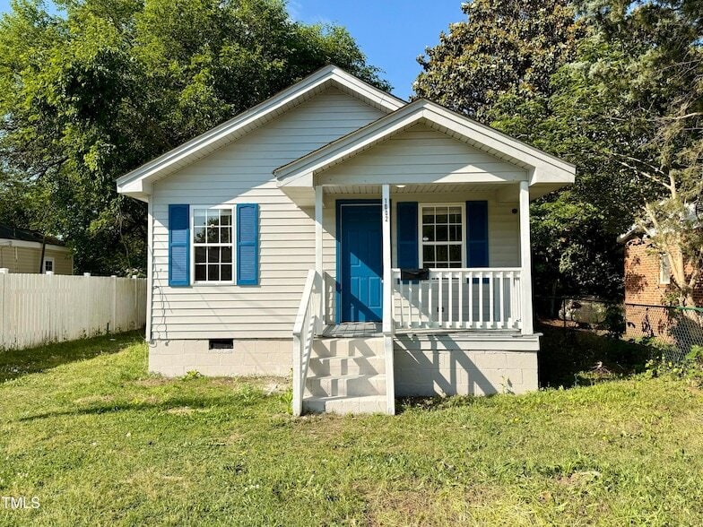 Primary Photo - 1002 E Harnett St