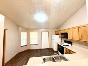Building Photo - 3319-3321 Hopkins Dr