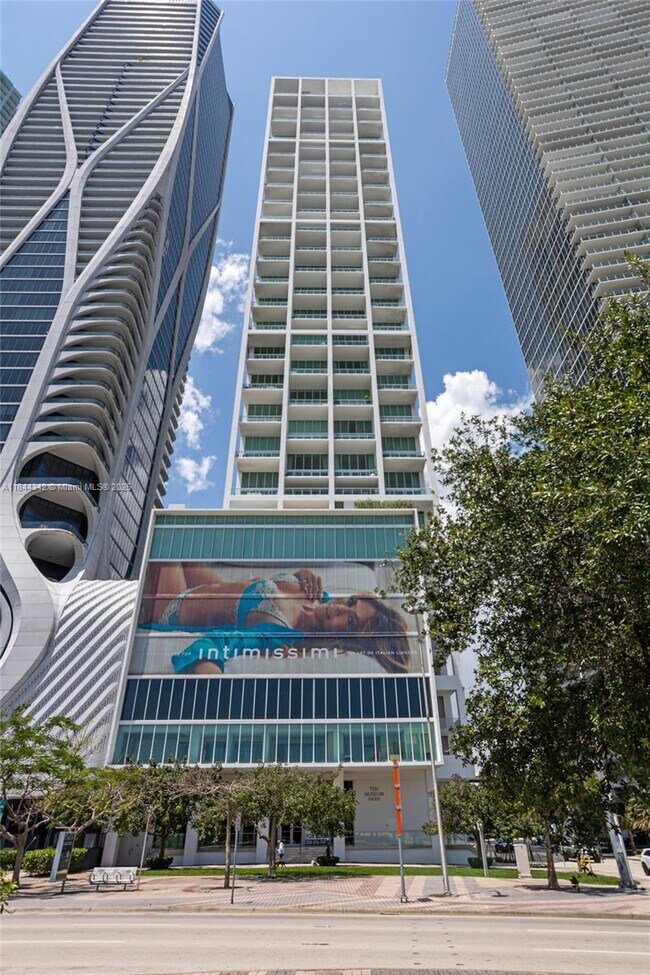 Foto del edificio - 1040 Biscayne Blvd