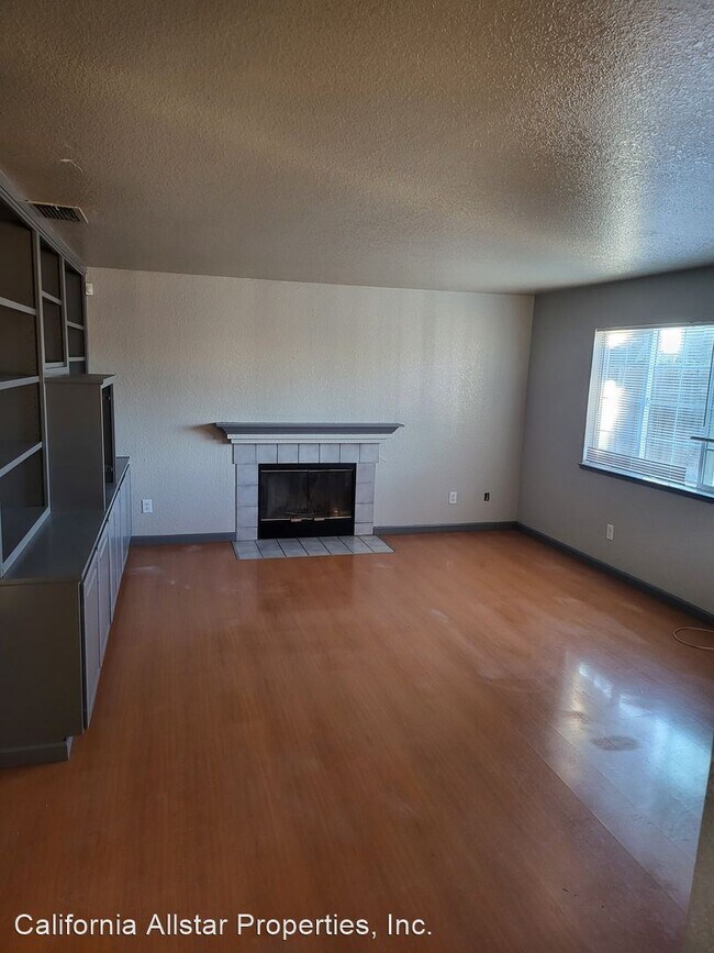 Building Photo - 3 br, 2.5 bath House - 6243 Colony Park Dr.