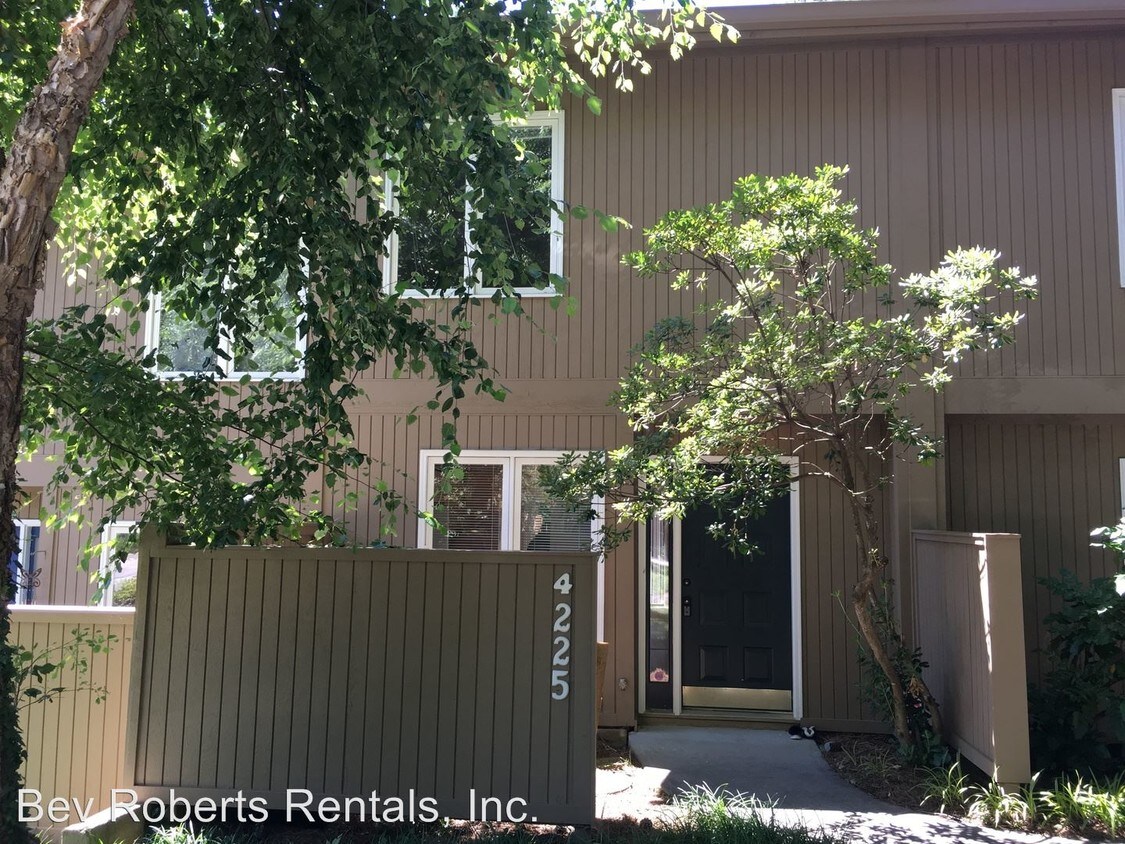 Foto principal - 4225 Sunscape Ln
